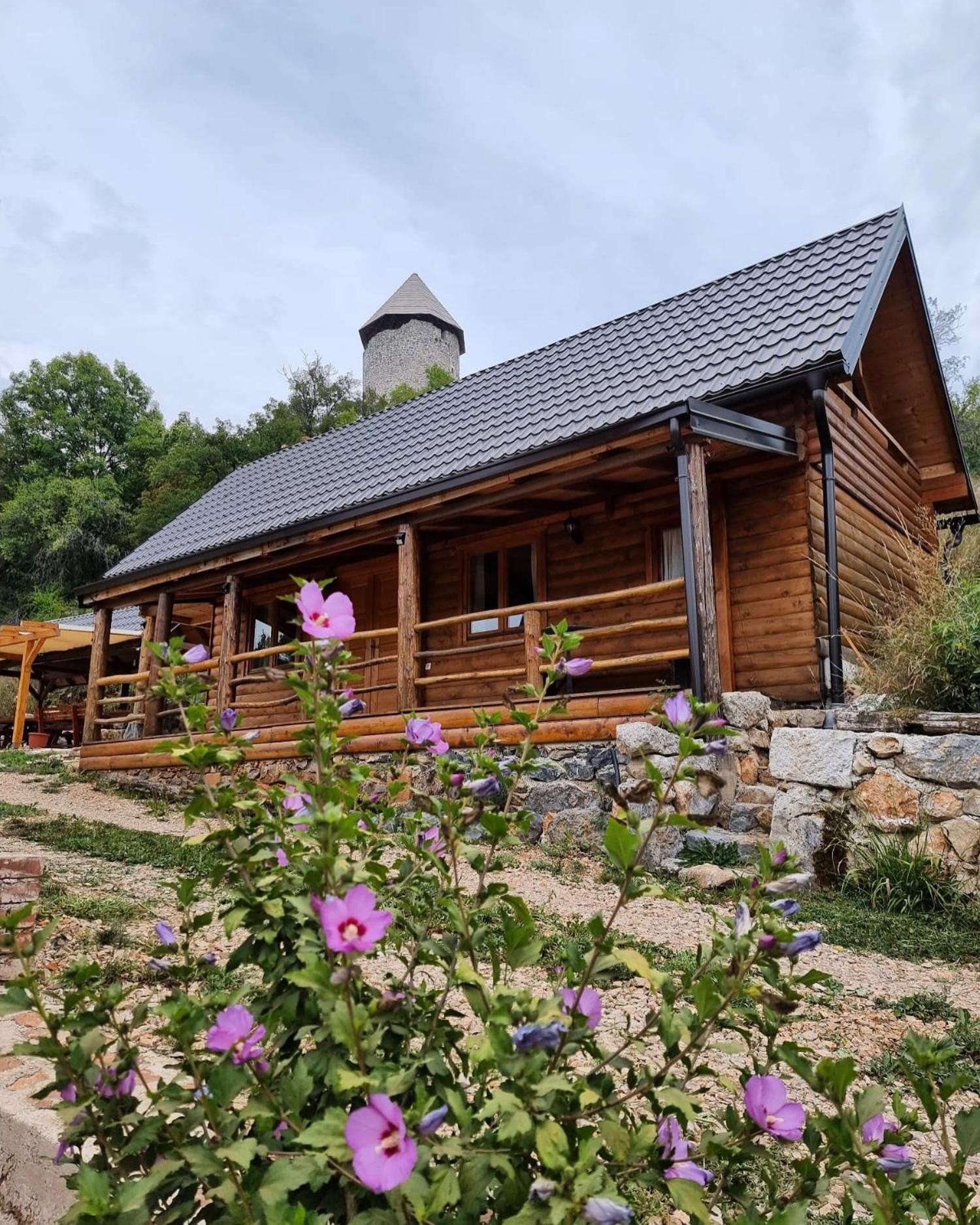 Vila Koliba 30Svibnja Perusic Exteriér fotografie